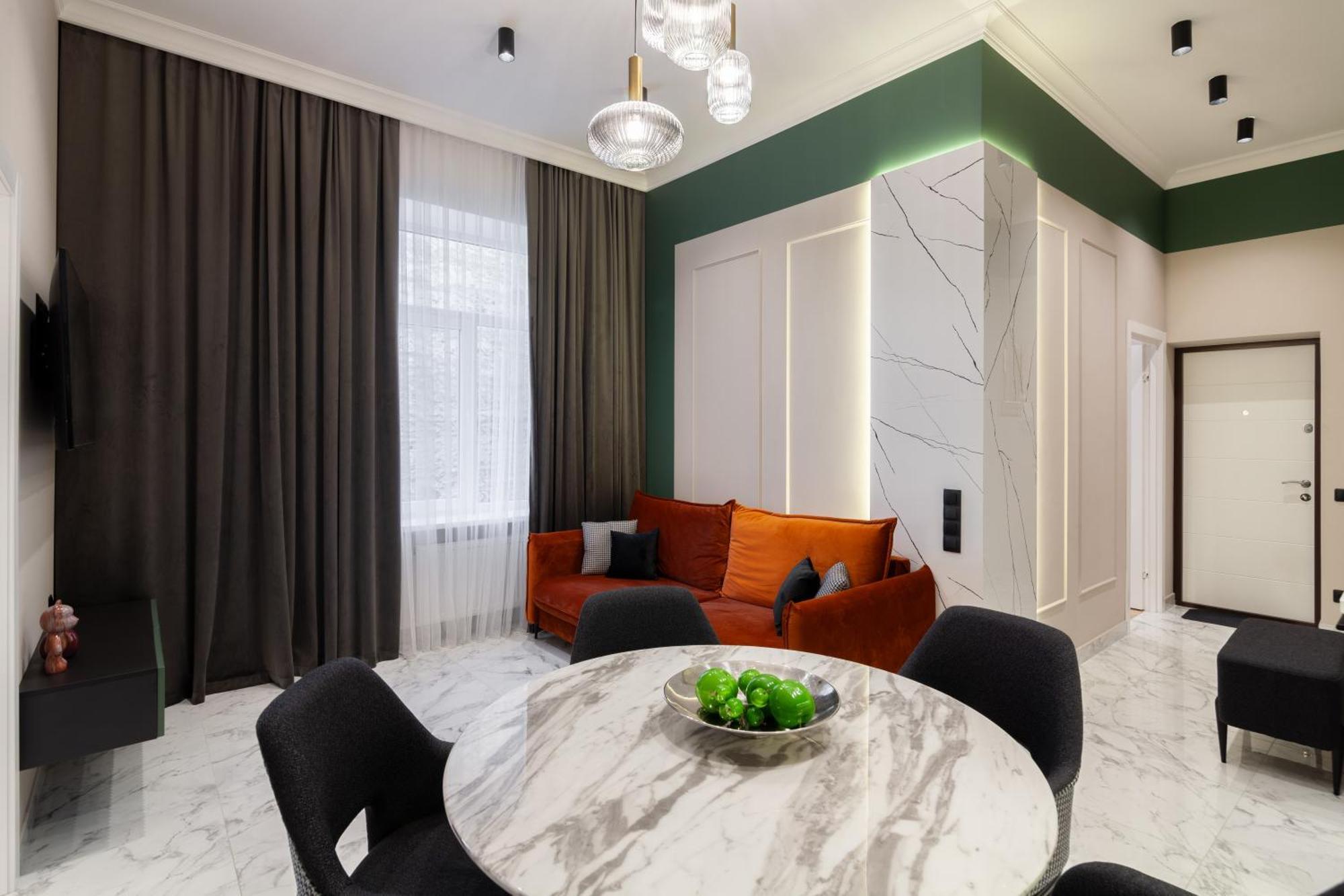 Leogrand Apartments On Franka 35 リヴィウ エクステリア 写真